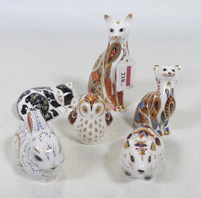 Lot 218 - A collection of six Royal Crown Derby...