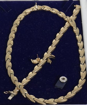 Lot 464 - A modern 9ct brushed gold three-piece...