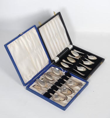Lot 274 - A set of six Victorian silver teaspoons, in...
