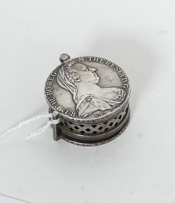 Lot 284 - A late 19th century / early 20th century...