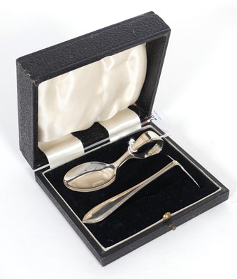 Lot 286 - A George VI silver christening set, in the...