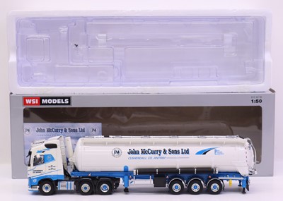 Lot 365 - WSI 1/50 scale No.2143 Volvo FH4 Globe Twin...