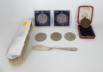Lot 319 - A collection of miscellaneous items to include...