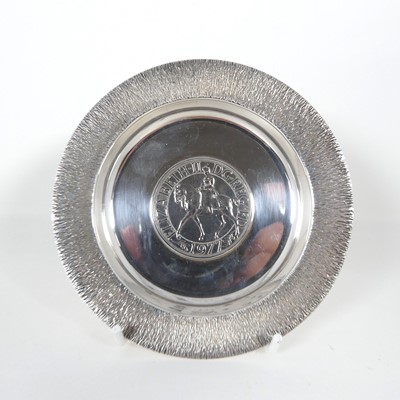 Lot 321 - An Elizabeth II 1977 silver jubilee...