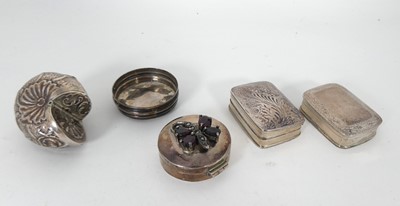 Lot 322 - An early 20th century continental white metal...