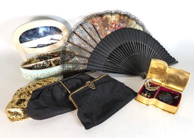 Lot 328 - A collection of miscellaneous items to include...