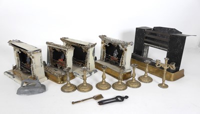 Lot 337 - A collection of assorted doll's house...