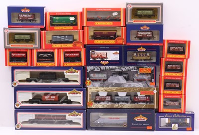 Lot 208 - One tray containing various 00 gauge wagons to...