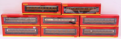 Lot 88 - One tray containing various Hornby 00 gauge...