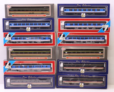 Lot 100 - One tray containing various 00 gauge coaches...