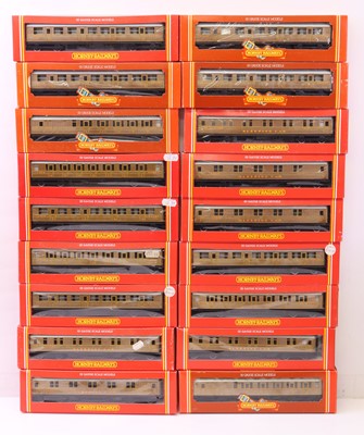 Lot 106 - One tray containing various Hornby 00 gauge...