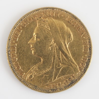Lot 270 - Great Britain, 1899 sovereign, Victoria veiled...