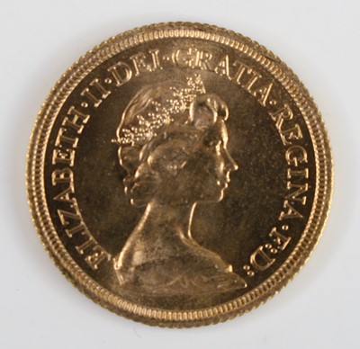 Lot 278 - United Kingdom, 1978 gold full sovereign, obv:...