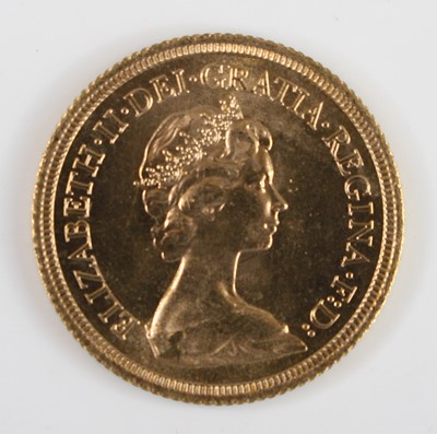 Lot 279 - United Kingdom, 1978 gold full sovereign, obv:...