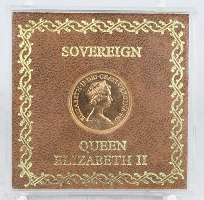 Lot 280 - United Kingdom, 1980 gold full sovereign, obv:...