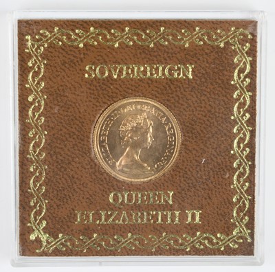 Lot 282 - United Kingdom, 1978 gold full sovereign, obv:...