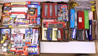 Lot 590 - Four trays containing various modern issue...