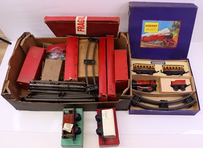Lot 298 - A quantity of various mostly post-war Hornby 0...