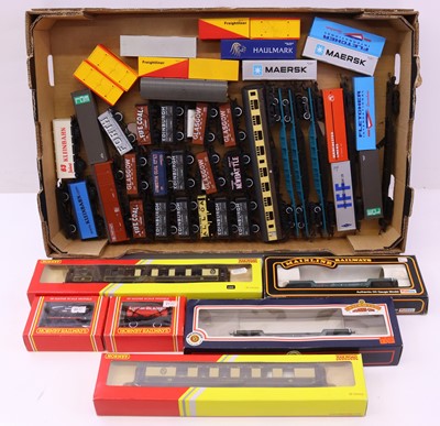 Lot 148 - One tray containing various 00 gauge boxed and...