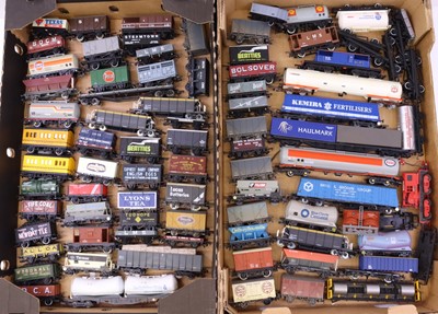 Lot 149 - Two trays containing various 00 gauge unboxed...