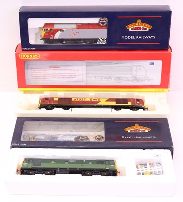 Lot 161 - Three 00 gauge locomotives to include a Hornby...