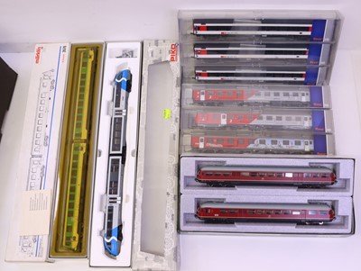 Lot 169 - One tray containing various HO gauge rolling...