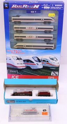 Lot 171 - A small quantity of N gauge model railwats to...