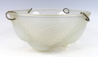 Lot 95 - René Lalique (French, 1860-1945) - a 'Dahlia -...