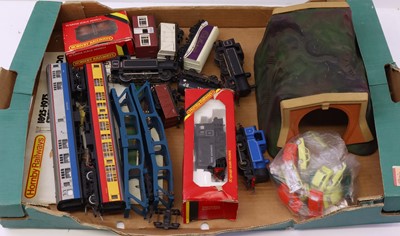 Lot 213 - Early Hornby 00 gauge rolling stock to include...