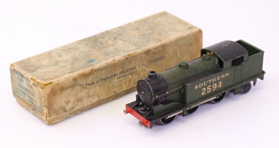 Lot 526 - Hornby Dublo pre-war Southern 0-6-2 EDL7...