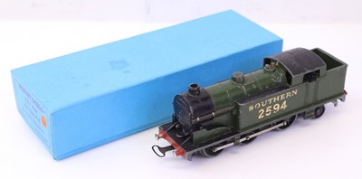Lot 527 - Hornby Dublo pre war Southern 0-6-2 EDG7...