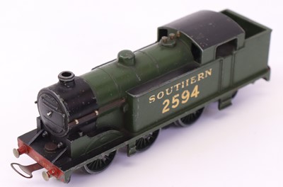 Lot 529 - Hornby Dublo pre-war Southern 0-6-2 EDG7...