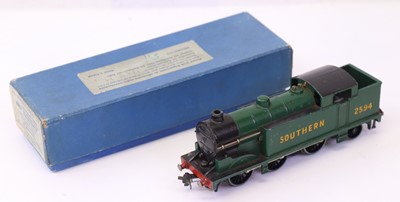 Lot 533 - Hornby Dublo post-war EDL7 Southern loco in...