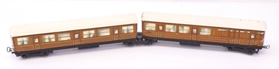 Lot 534 - Hornby Dublo pre-war D2 articulated coach set,...