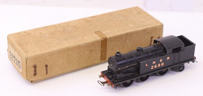 Lot 535 - Hornby Dublo pre war EDL7 0-6-2T loco in LNER...