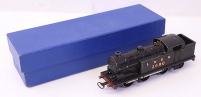 Lot 537 - Hornby Dublo pre war EDL7 0-6-2T loco in LNER...