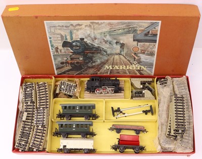 Lot 661 - Marklin HO gauge 1950s 3-rail set 3200,...