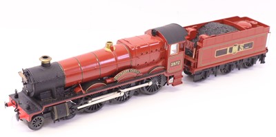 Lot 175 - Lionel Hogwarts Castle No. 5972 loco and...