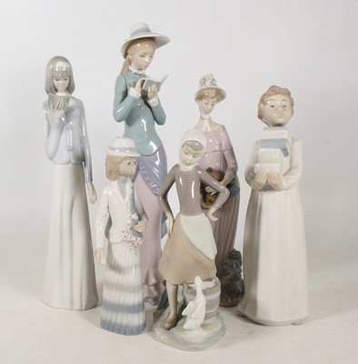 Lot 31 - A Lladro porcelain figure of a lady, modelled...