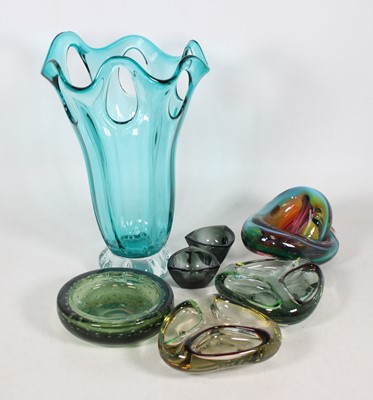 Lot 45 - A collection of studio glass, to include a...