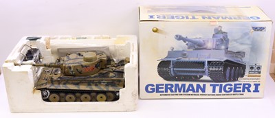 Lot 400 - Heng Long Toys 1/16 scale radio controlled...