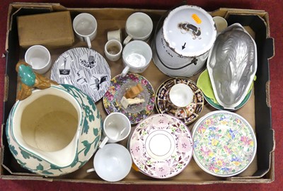 Lot 118 - A collection of items to include an early 20th...