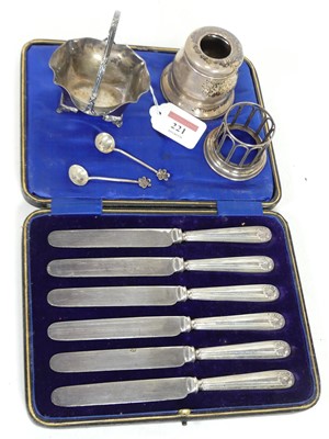 Lot 221 - A George V silver bonbon or sweetmeat basket,...