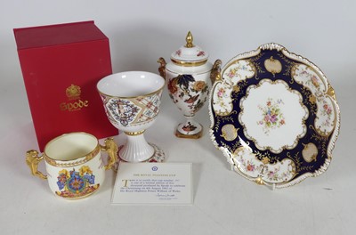 Lot 146 - A collection of ceramics, to include a Spode...
