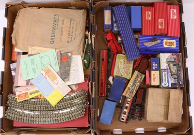 Lot 409 - Two trays of mostly Hornby Dublo to include a...