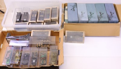 Lot 551 - 2 trays containing mostly Atlas Editions mail...