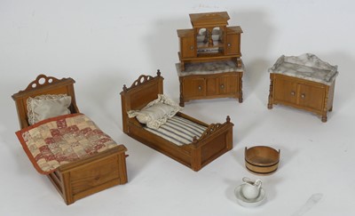 Lot 329 - A dolls house furniture bedroom suite to...