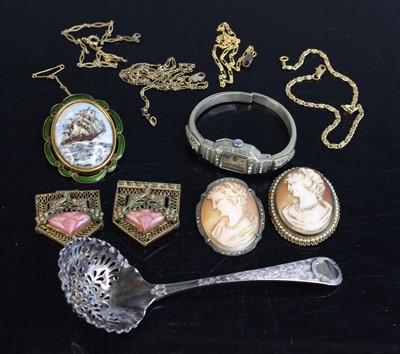 Lot 314 - Mixed lot to include silver sifting spoon, 25g,...