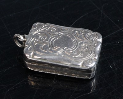 Lot 316 - An early Victorian silver vinaigrette having...