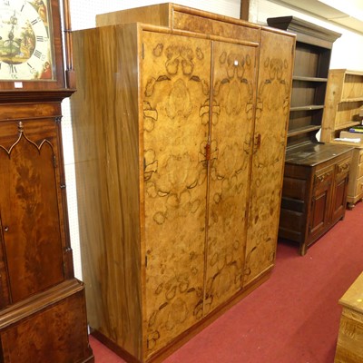 Lot 1115 - An Art Deco figured walnut and crossbanded...